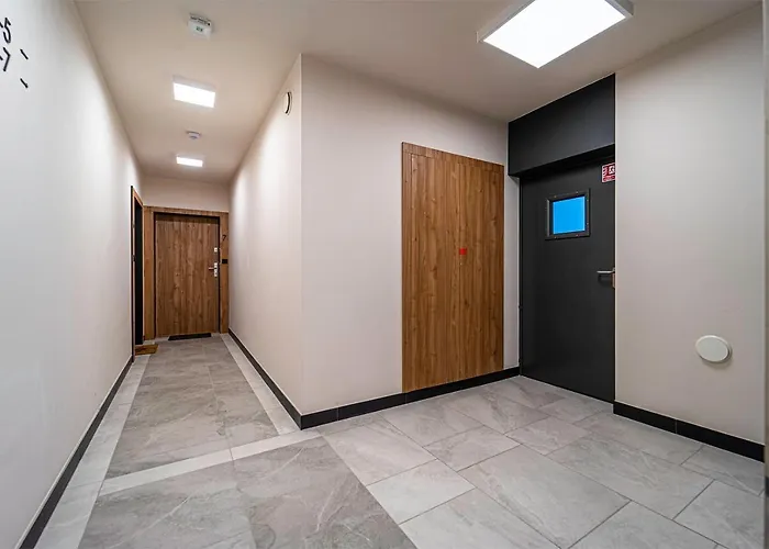 Ursus Comfy With Free Parking By Bookinghost Apartamento